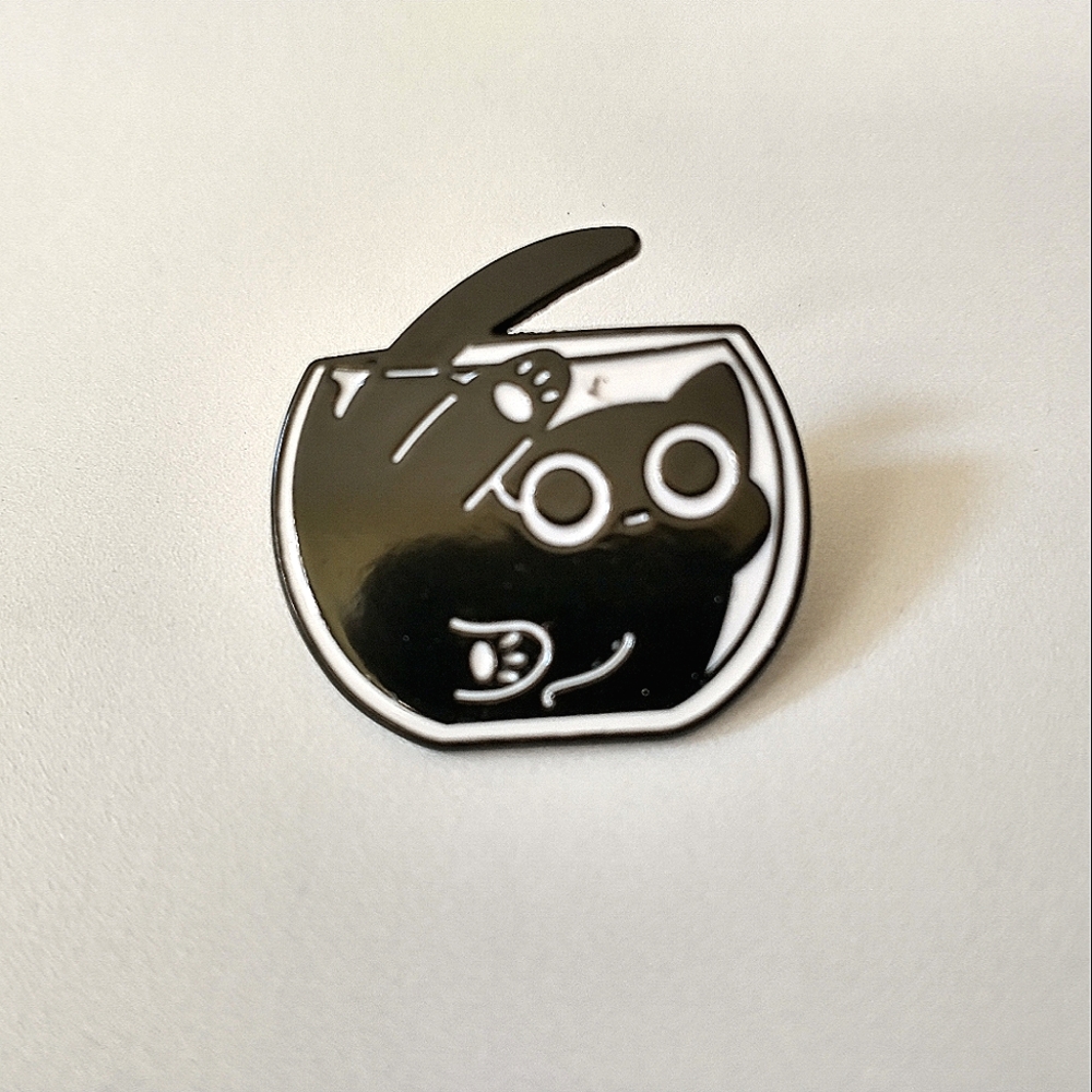 🧁 3/$30 Black Kitty Squashed In A Bowl Enamel Pin NEW